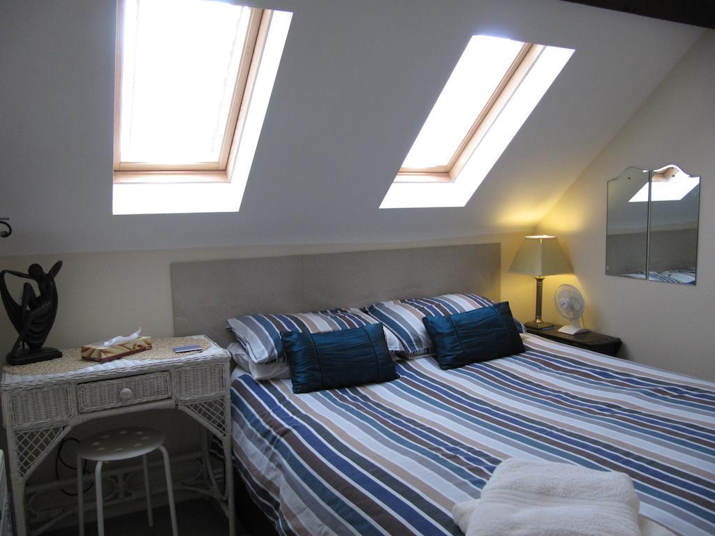 The Royal Oak Hotel Weymouth Room photo