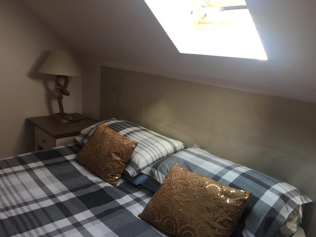 The Royal Oak Hotel Weymouth Room photo