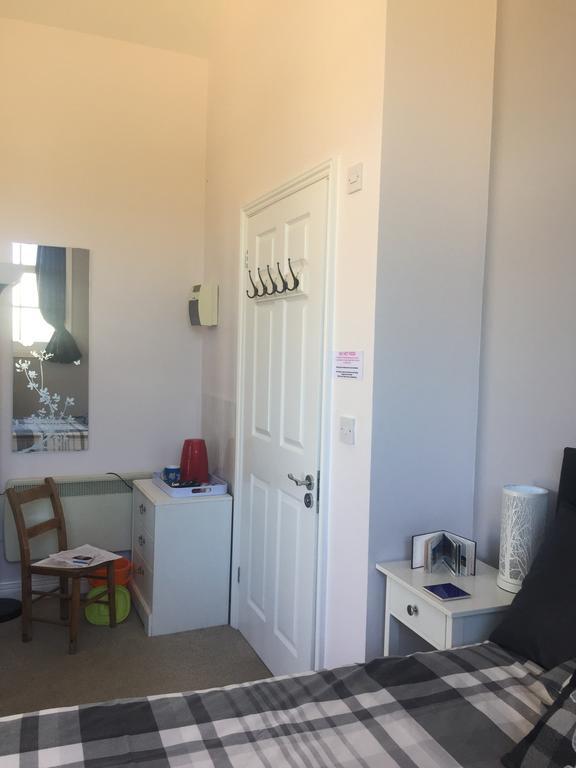 The Royal Oak Hotel Weymouth Room photo